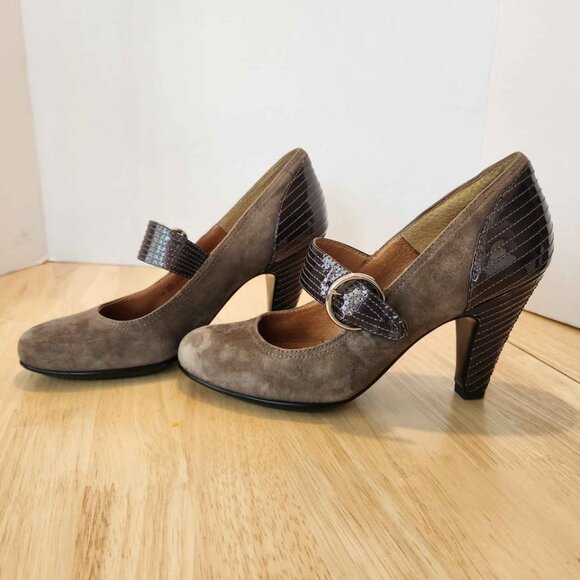 Sofft Shoes - Sofft Tan Suede Women's Heels size‎ 8M